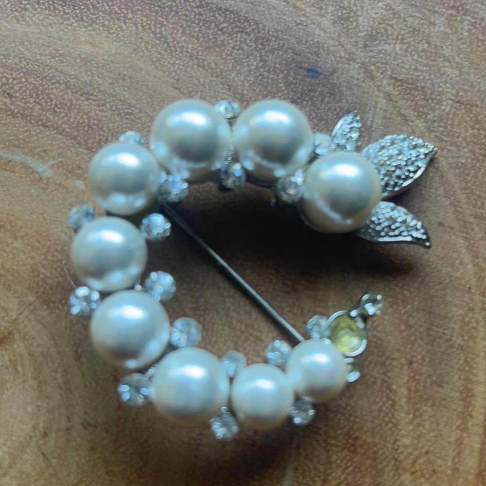 Pearl Brooch - Picture 3 of 3